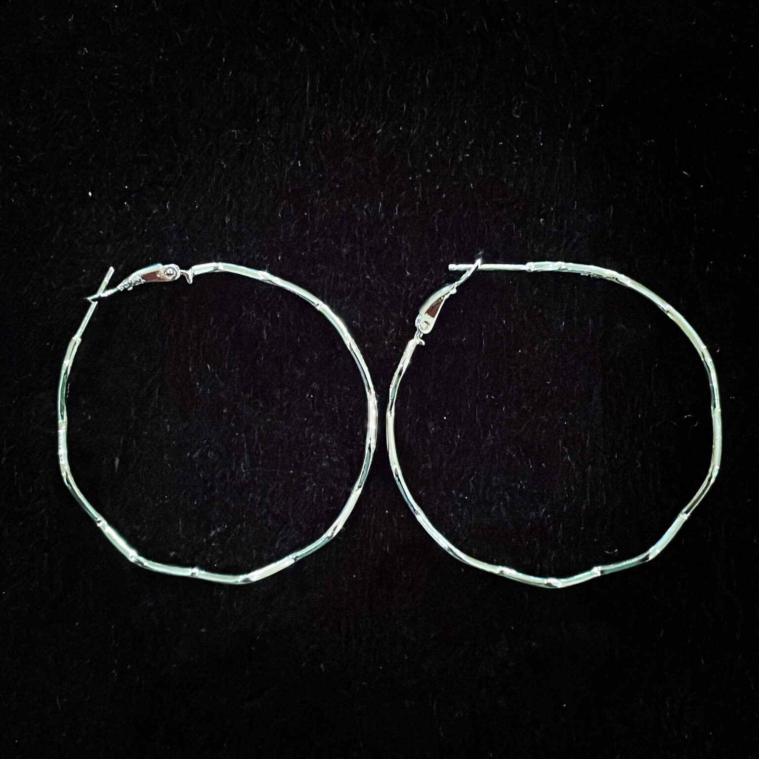 18k Gold So Wavy Hoop Earrings main image 1